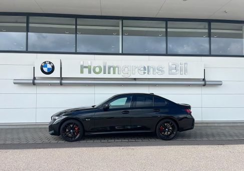 BMW 330, 2023