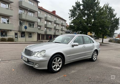 Mercedes-Benz C 230, 2005