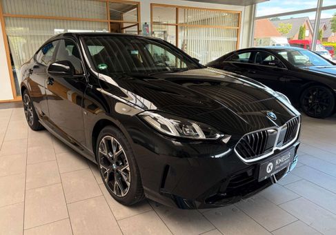 BMW 220, 2025 3