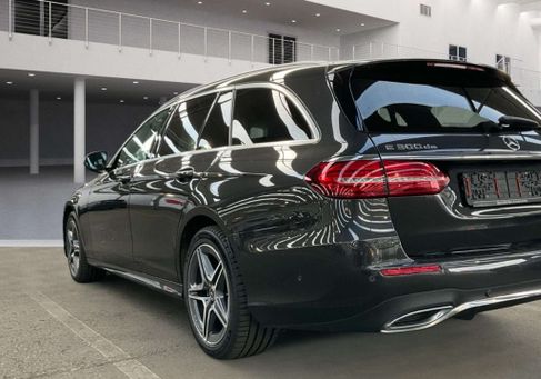 Mercedes-Benz E 300, 2021 3