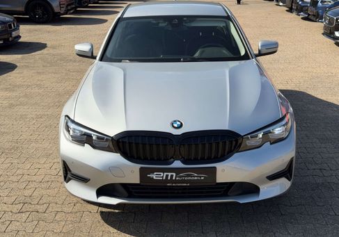 BMW 318, 2021 3