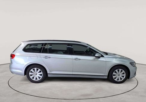 Volkswagen Passat, 2022