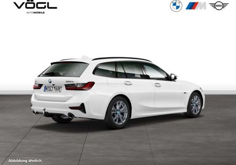 BMW 330, 2021