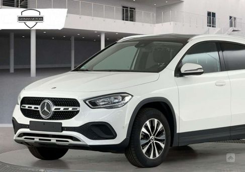 Mercedes-Benz GLA 200, 2022