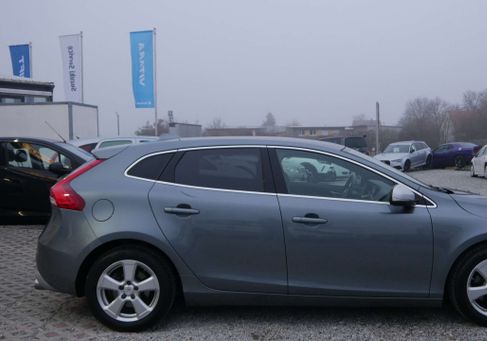 Volvo V40, 2018