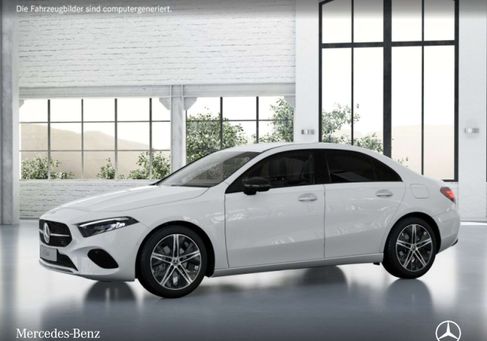 Mercedes-Benz A 180, 2025
