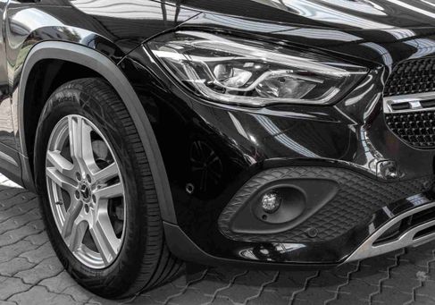 Mercedes-Benz GLA 200, 2021