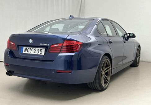 BMW 528, 2016