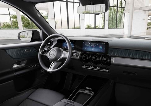 Mercedes-Benz GLB 180, 2025