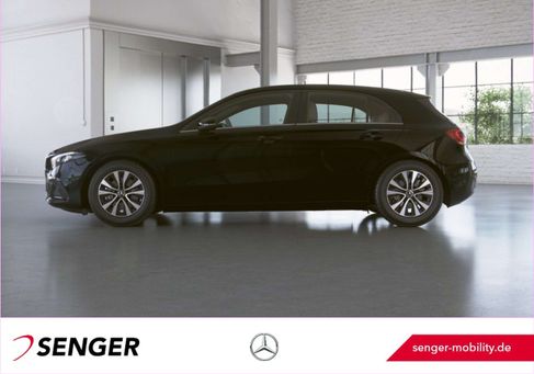 Mercedes-Benz A 200, 2022