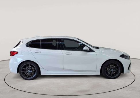 BMW 118, 2022 3