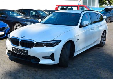 BMW 330, 2021