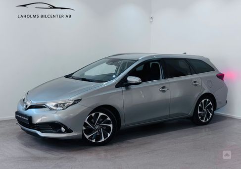 Toyota Auris Touring Sports, 2015