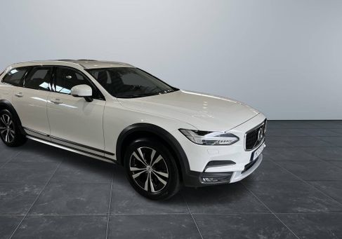 Volvo V90 Cross Country, 2020