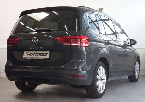 Volkswagen Touran, 2023 3