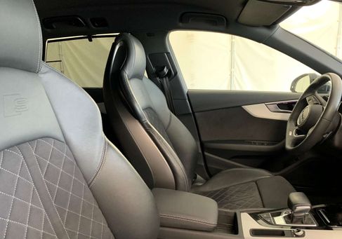 Audi A4, 2023