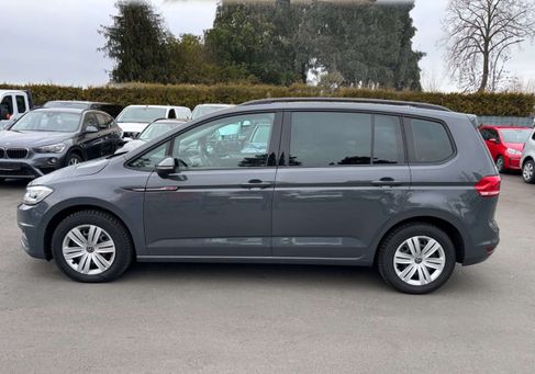 Volkswagen Touran, 2023 3