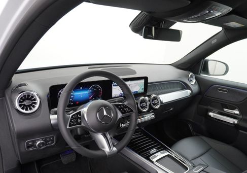 Mercedes-Benz GLB 180, 2025