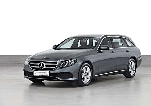 Mercedes-Benz E 220, 2018 3