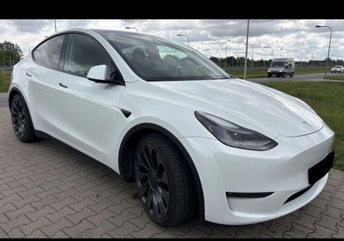 Tesla Model Y, 2023