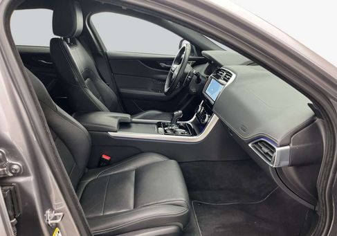 Jaguar XE, 2023