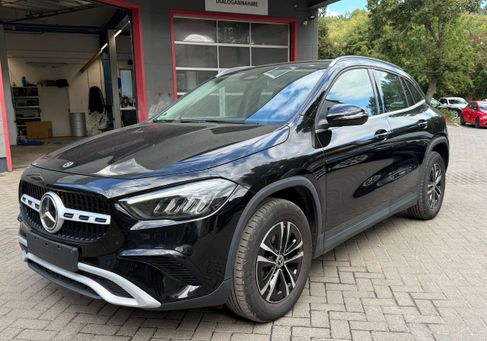 Mercedes-Benz GLA 180, 2024 3