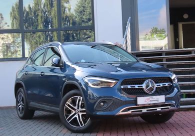 Mercedes-Benz GLA 200, 2021