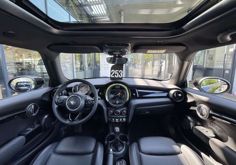 MINI ONE, 2019