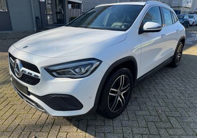 Mercedes-Benz GLA 200, 2021