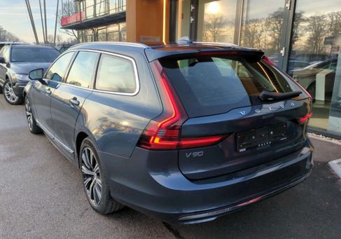 Volvo V90, 2021