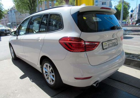 BMW 216, 2021
