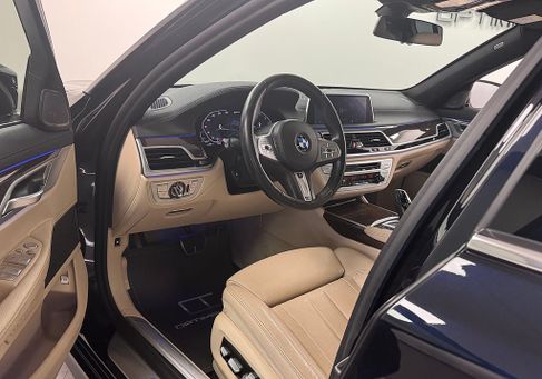 BMW 745, 2020