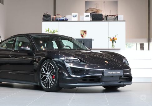 Porsche Taycan, 2020