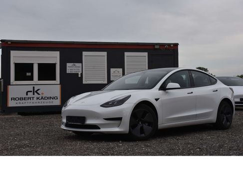 Tesla Model 3, 2022 3