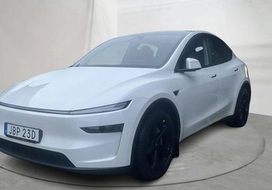 Tesla Model Y, 2025