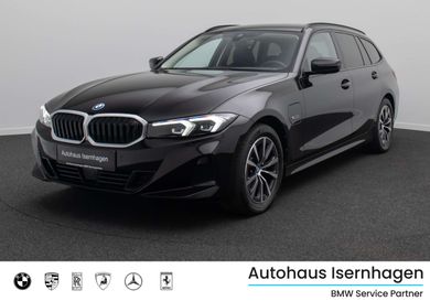 BMW 330, 2022