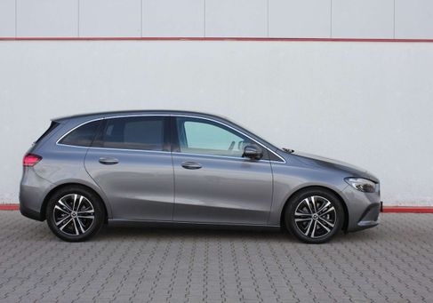 Mercedes-Benz B 180, 2024