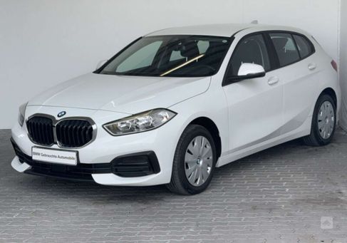 BMW 116, 2021