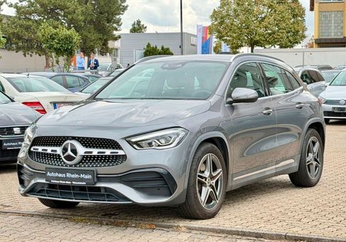 Mercedes-Benz GLA 200, 2020 3