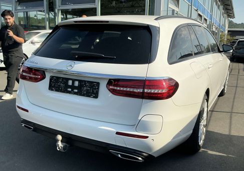 Mercedes-Benz E 300, 2022
