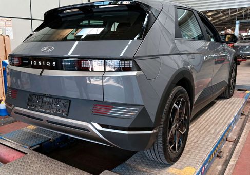 Hyundai IONIQ, 2023 3
