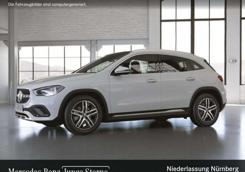 Mercedes-Benz GLA 200, 2022