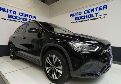Mercedes-Benz GLA 180, 2022