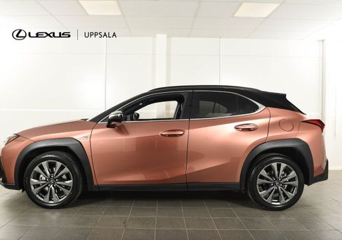 Lexus UX, 2025