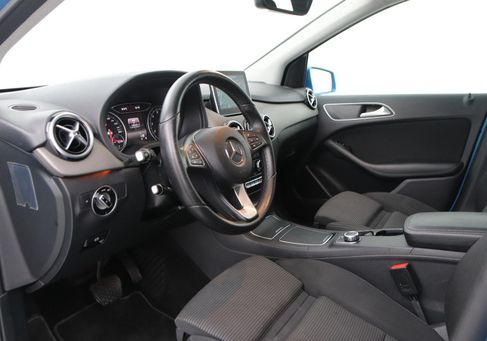 Mercedes-Benz B 180, 2016