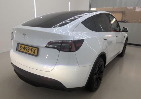 Tesla Model Y, 2022