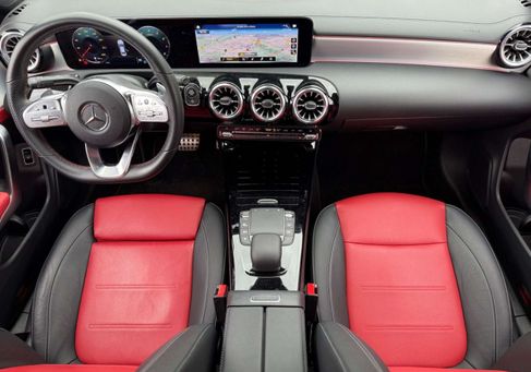 Mercedes-Benz CLA 180, 2022