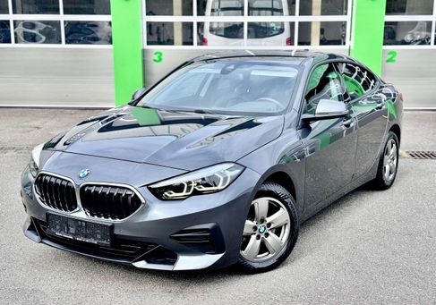 BMW 216, 2021