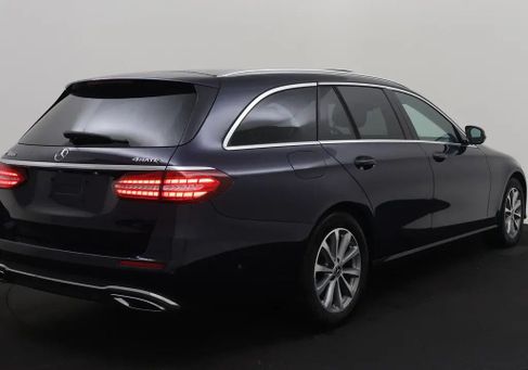 Mercedes-Benz E 300, 2022