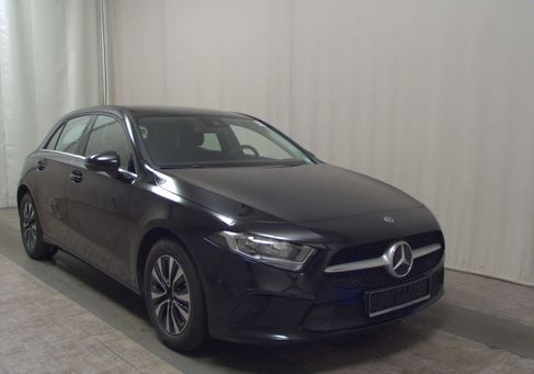 Mercedes-Benz A 200, 2022